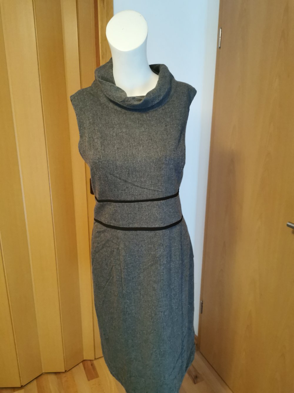 grau meliertes Damen- Business- Kleid, von „Yorn“, Gr. 38