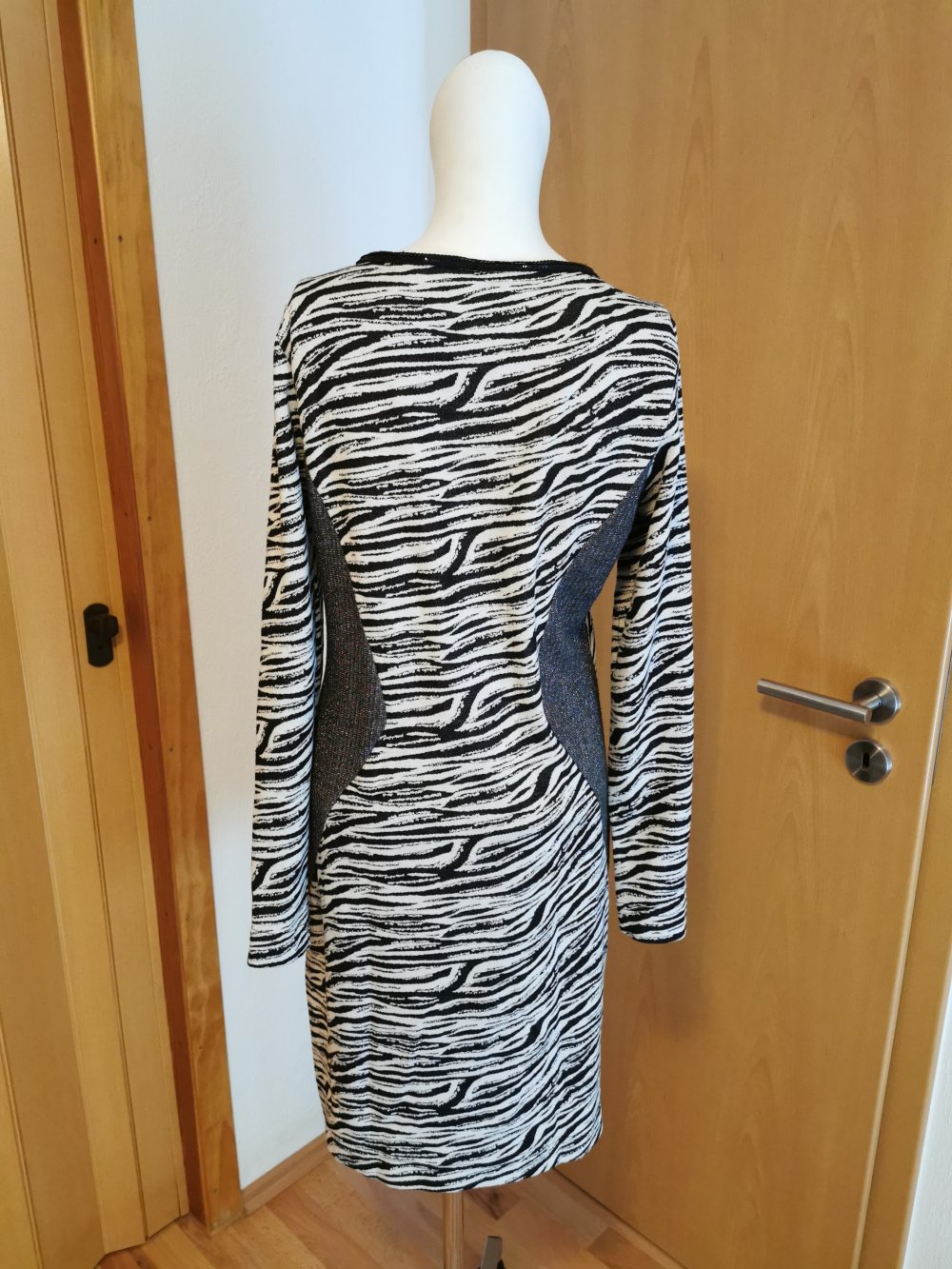 schwarz- weiß meliertes Damen- Kleid, Gr.38
