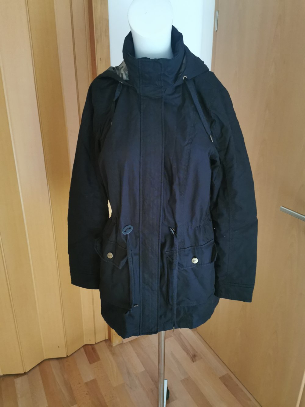 schwarze Damen- Winter- Übergang- Jacke, mit Kapuze, Gr. 38