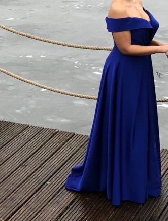 Blaues Abendkleid