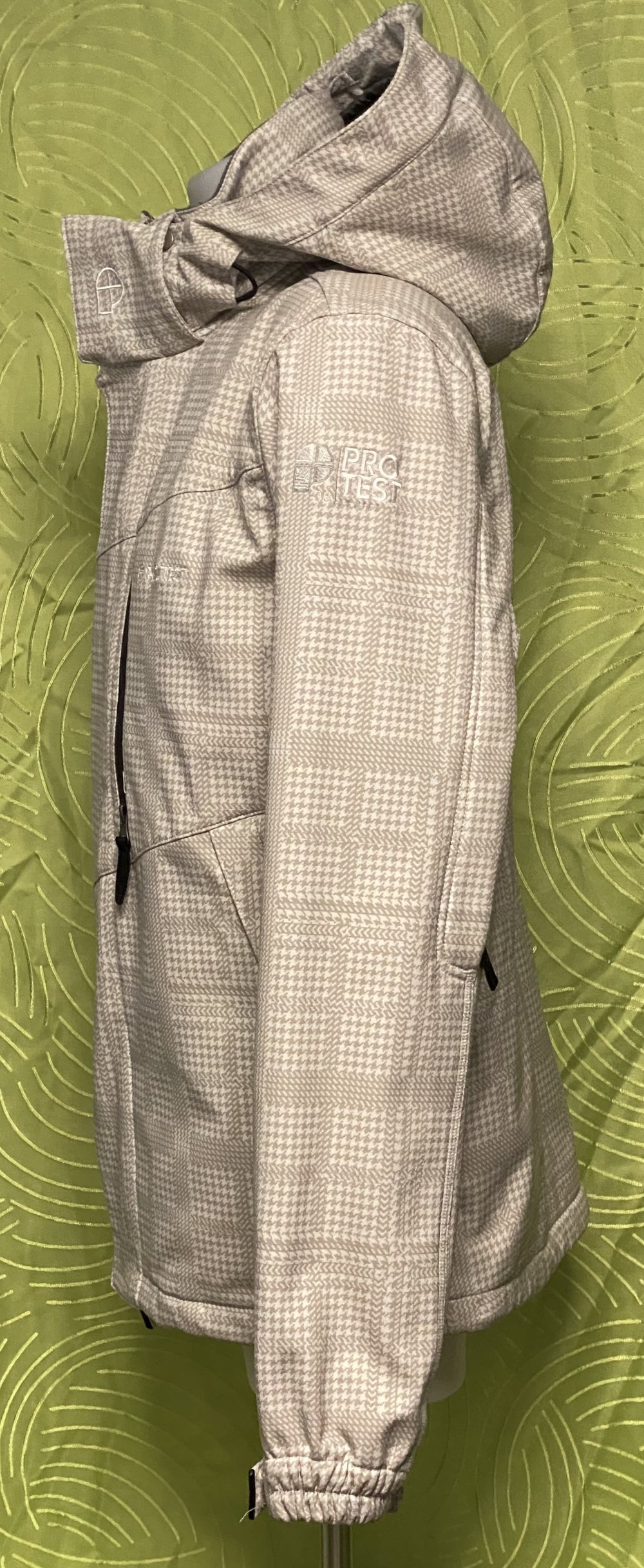 Protest Herren Kapuzen Jacke in der Größe M  im sehr guten Zustand