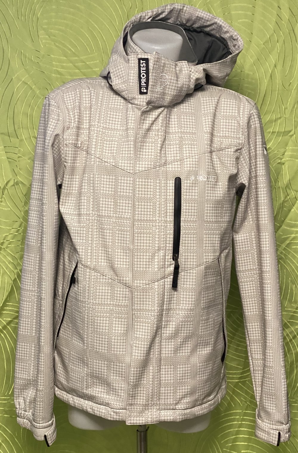 Protest Herren Kapuzen Jacke in der Größe M  im sehr guten Zustand