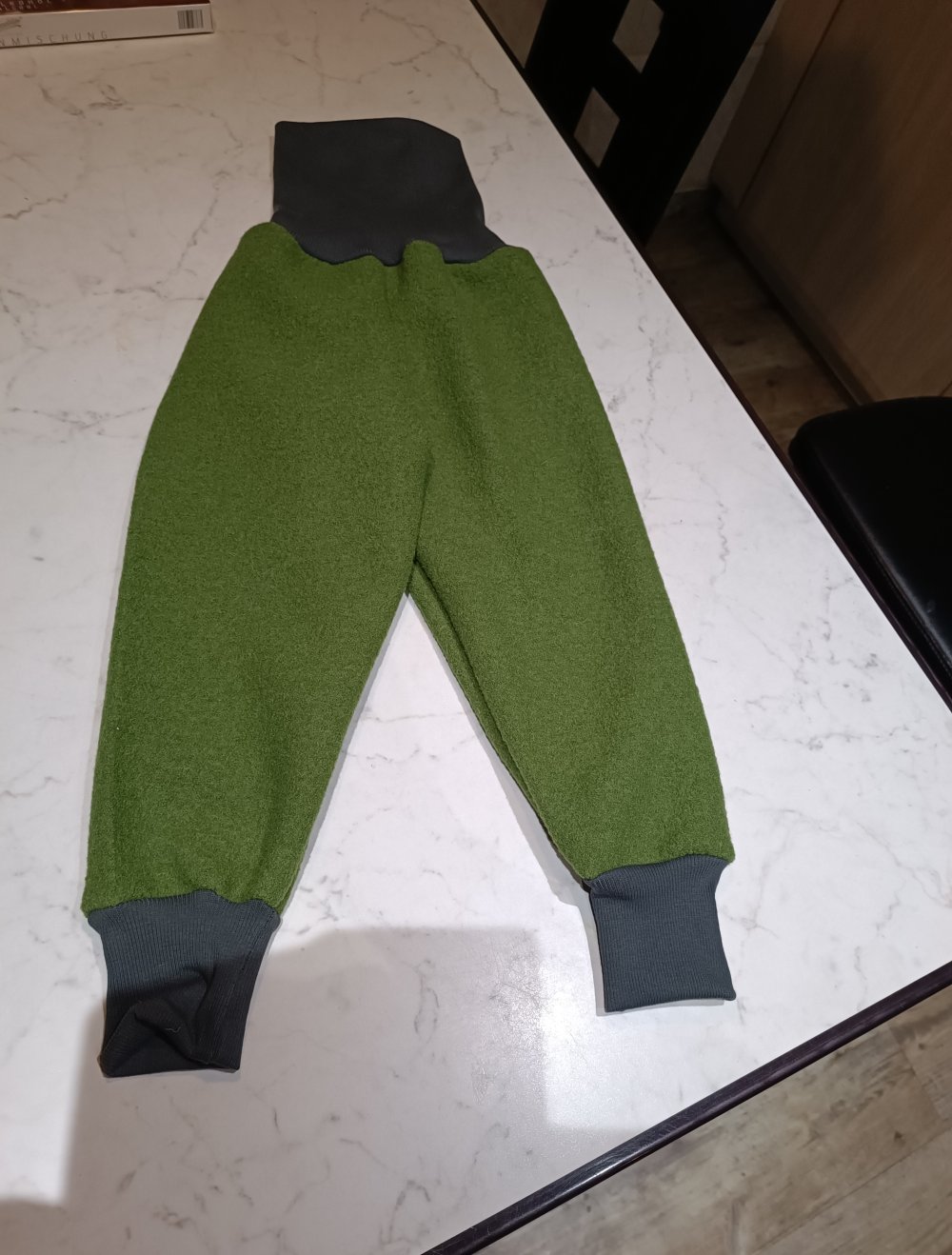 Walkhose in Grasgrün, Größe 116