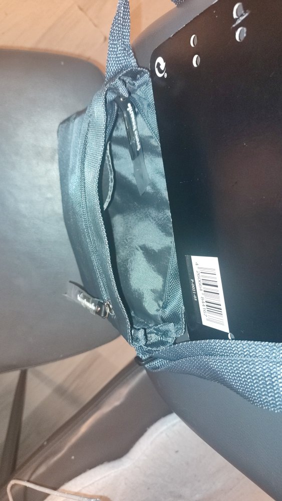 BrunoBanani-Herren-Umhänge-Tasche / 15 Euro / Ladenpreis 25 Euro