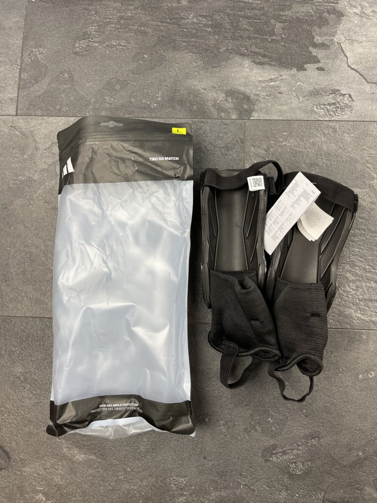 Adidas Schienbeinschoner - Größe L