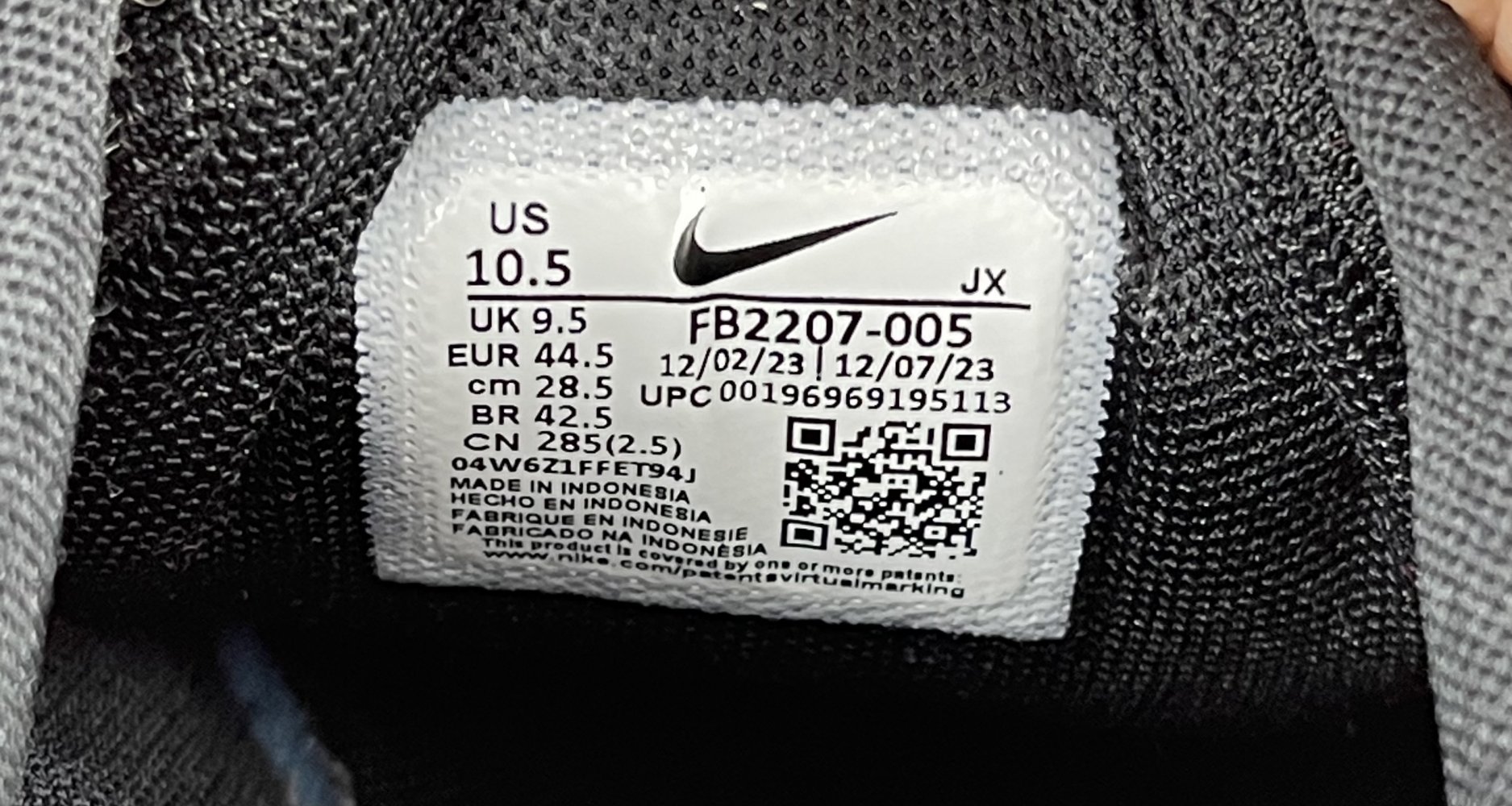 Nike Revolution 7 - Größe 4.5