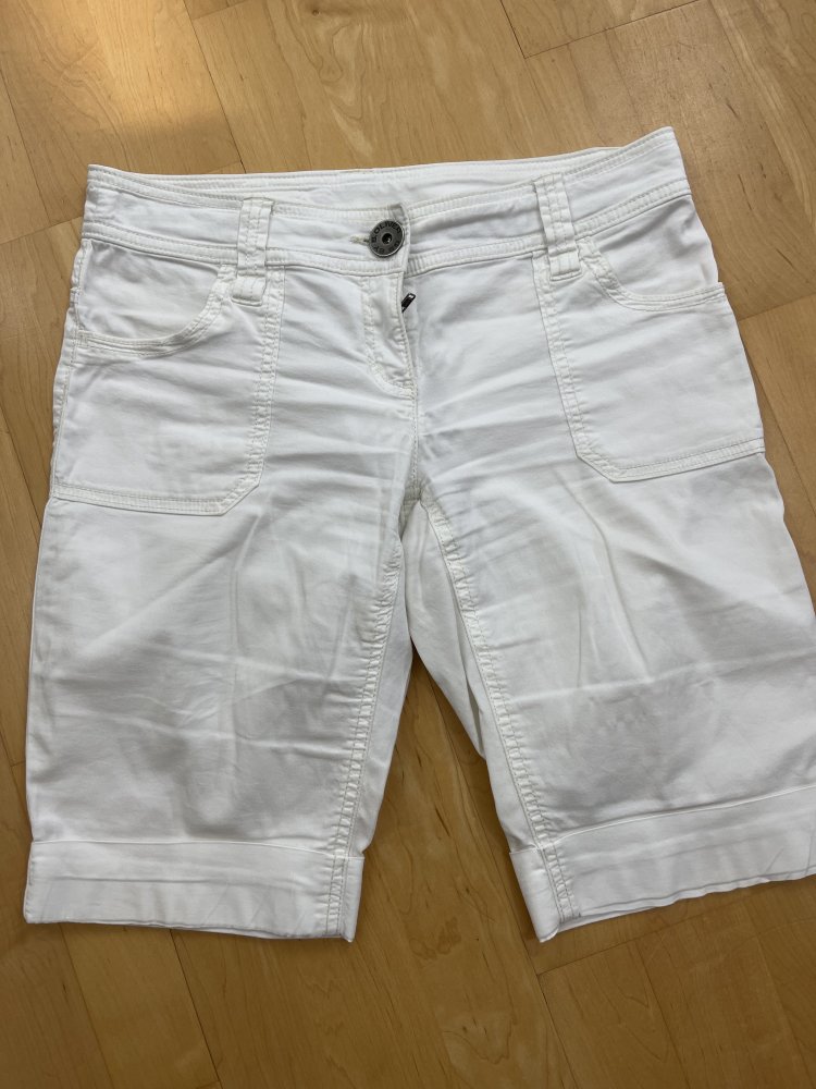 QS by s. Oliver Shorts - Größe 34