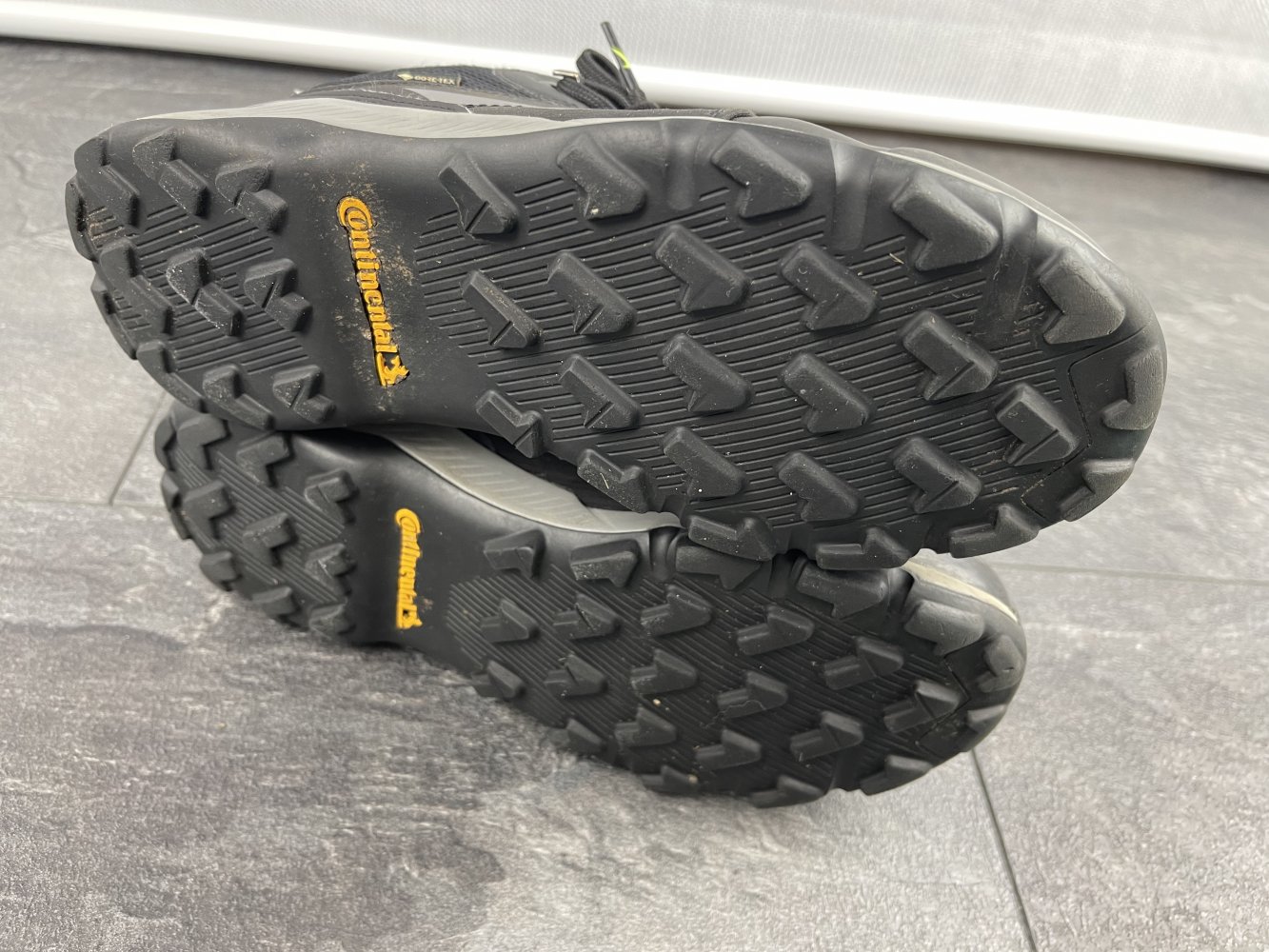 Adidas Outdoorschuhe - Größe 36 1/3