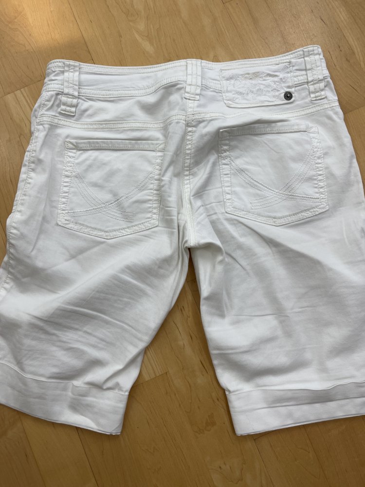 QS by s. Oliver Shorts - Größe 34