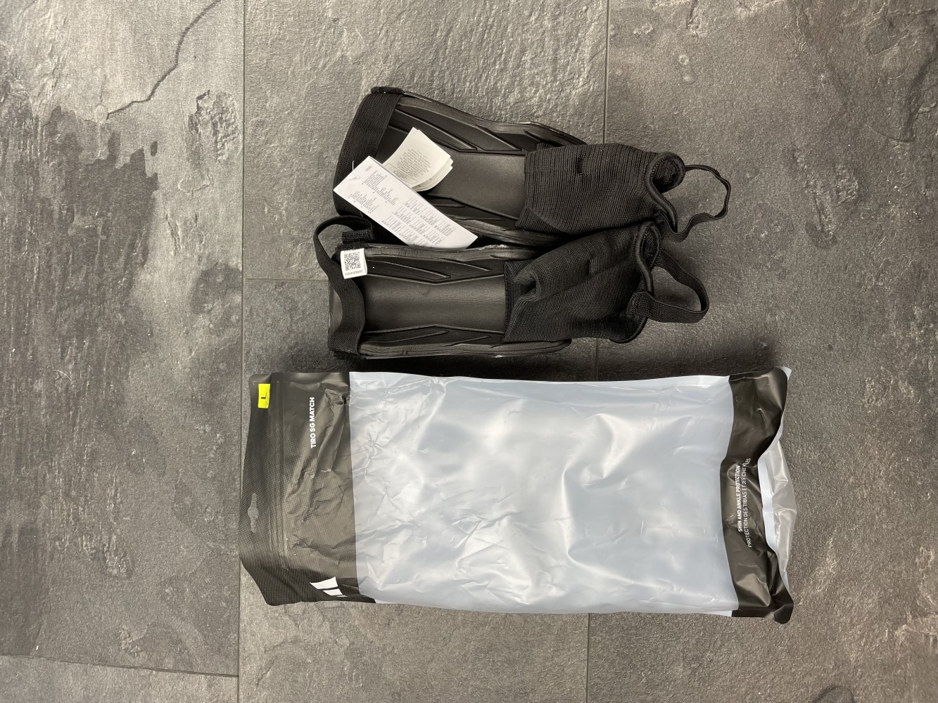 Adidas Schienbeinschoner - Größe L