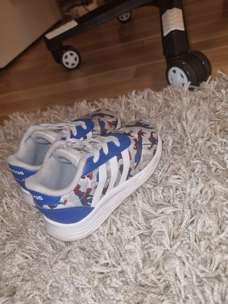 Sneaker adidas Spiderman 