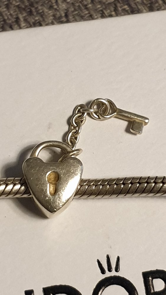 Pandora Schloss mit Schlüssel, retired, Charm, original, guter Zustand