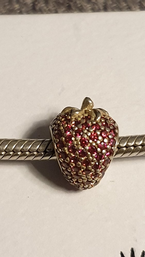 Pandora Charm: pavé Erdbeere, retired, original, rot, Obst, süß, Zustand SEHR GUT