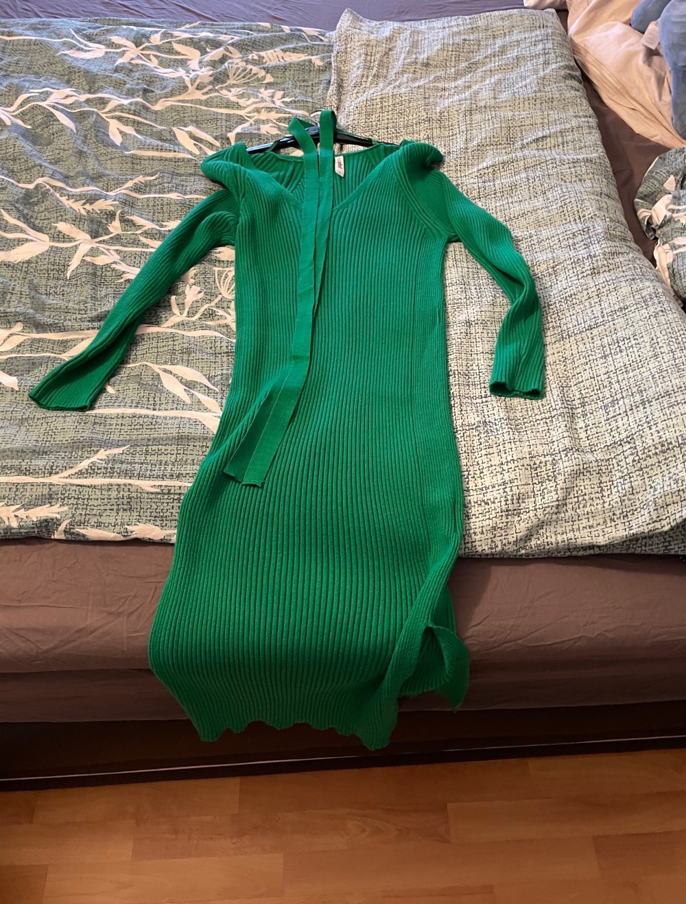 Langes, grünes Strickkleid