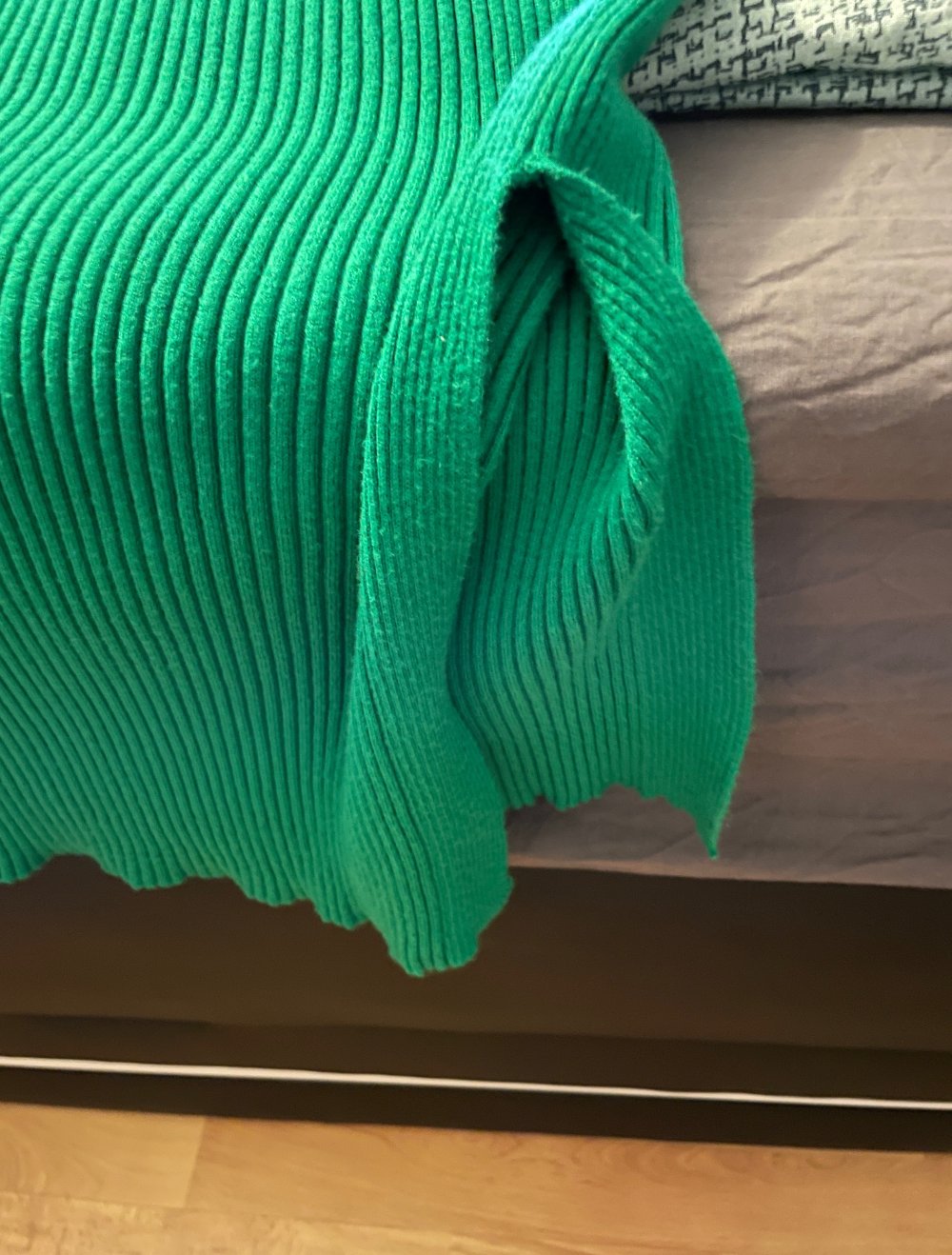 Langes, grünes Strickkleid