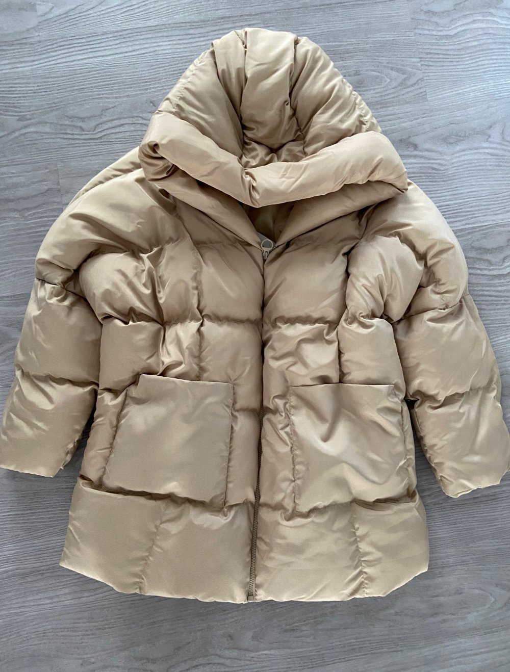 Jacke Mantel Puffer Beige Gr. M Oversize Neu mit Etikett