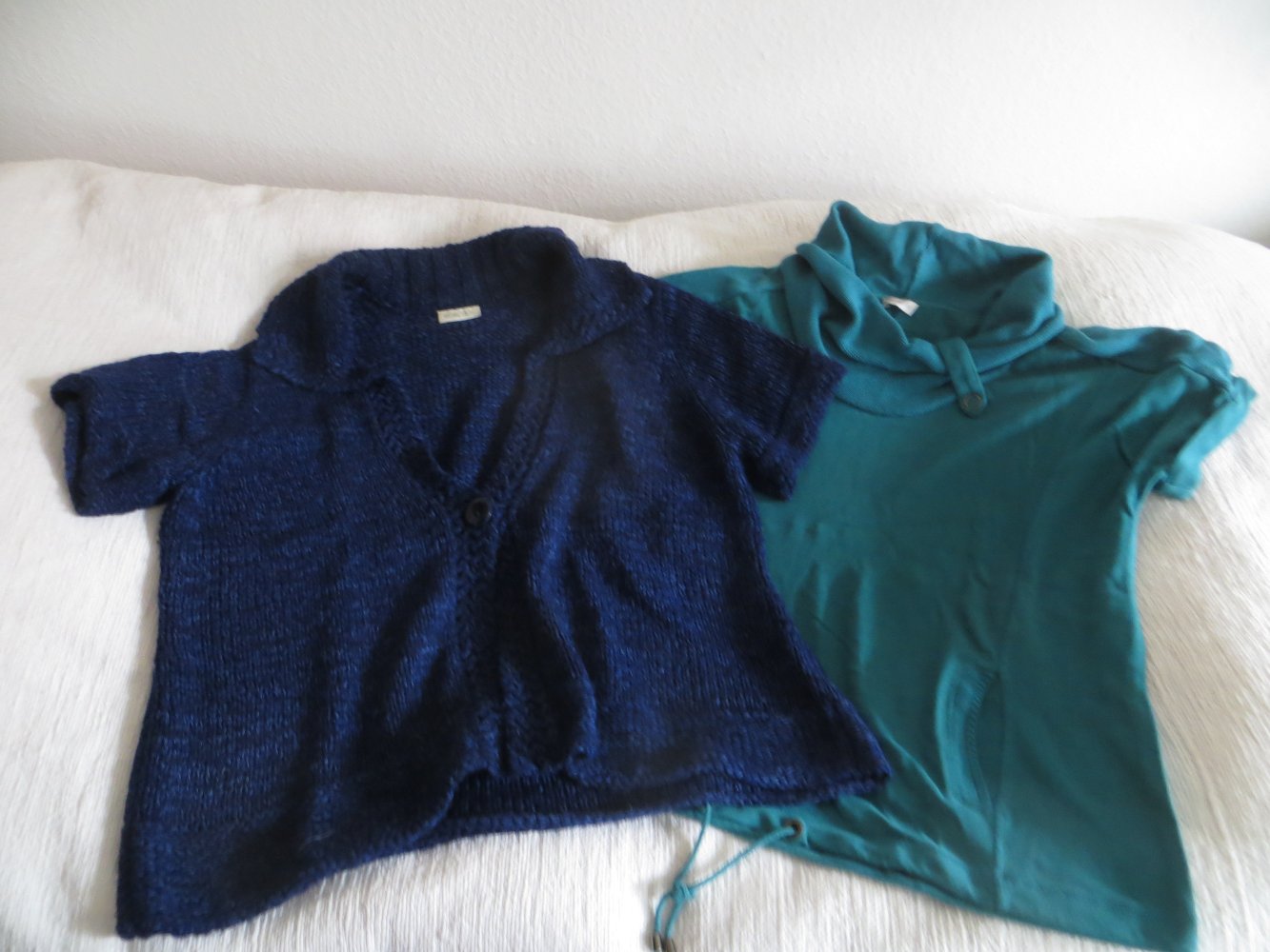 2 Bonita Kurzarm-Pullover, bzw.Jacke Größe XL 