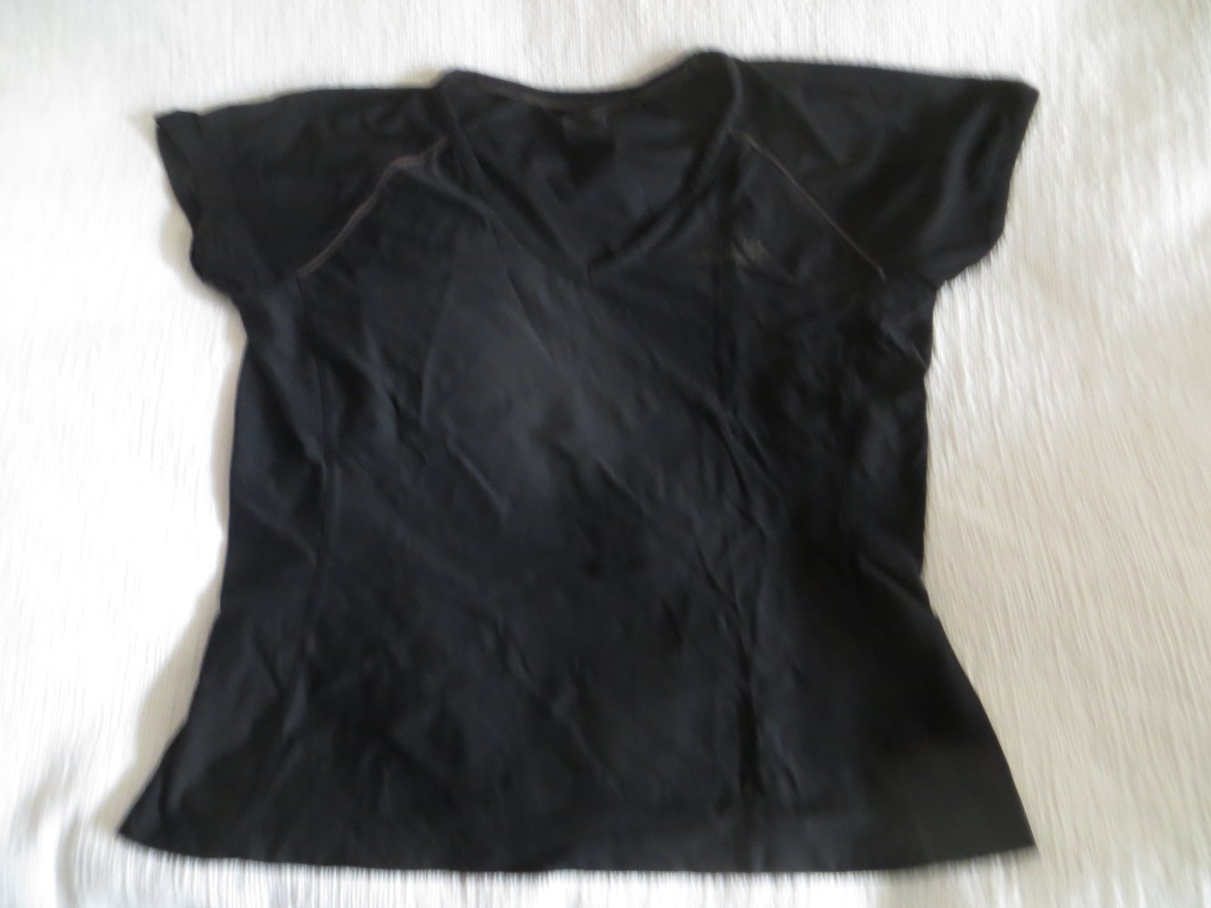 kurzämelig, schwarzes Funktions-Shirt v. ESP, GR.44   Schulterweite 52cm, Länge 60cm