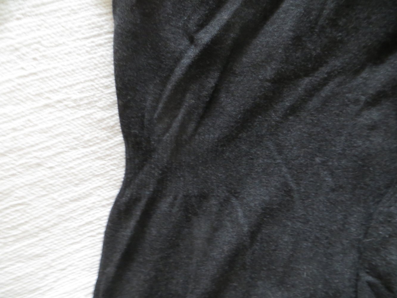 schwarzer, taillierter Wasserfallkragen-Pullover v. Bonita, Gr L, Schulterweite 40 cm, Länge 61 cm   