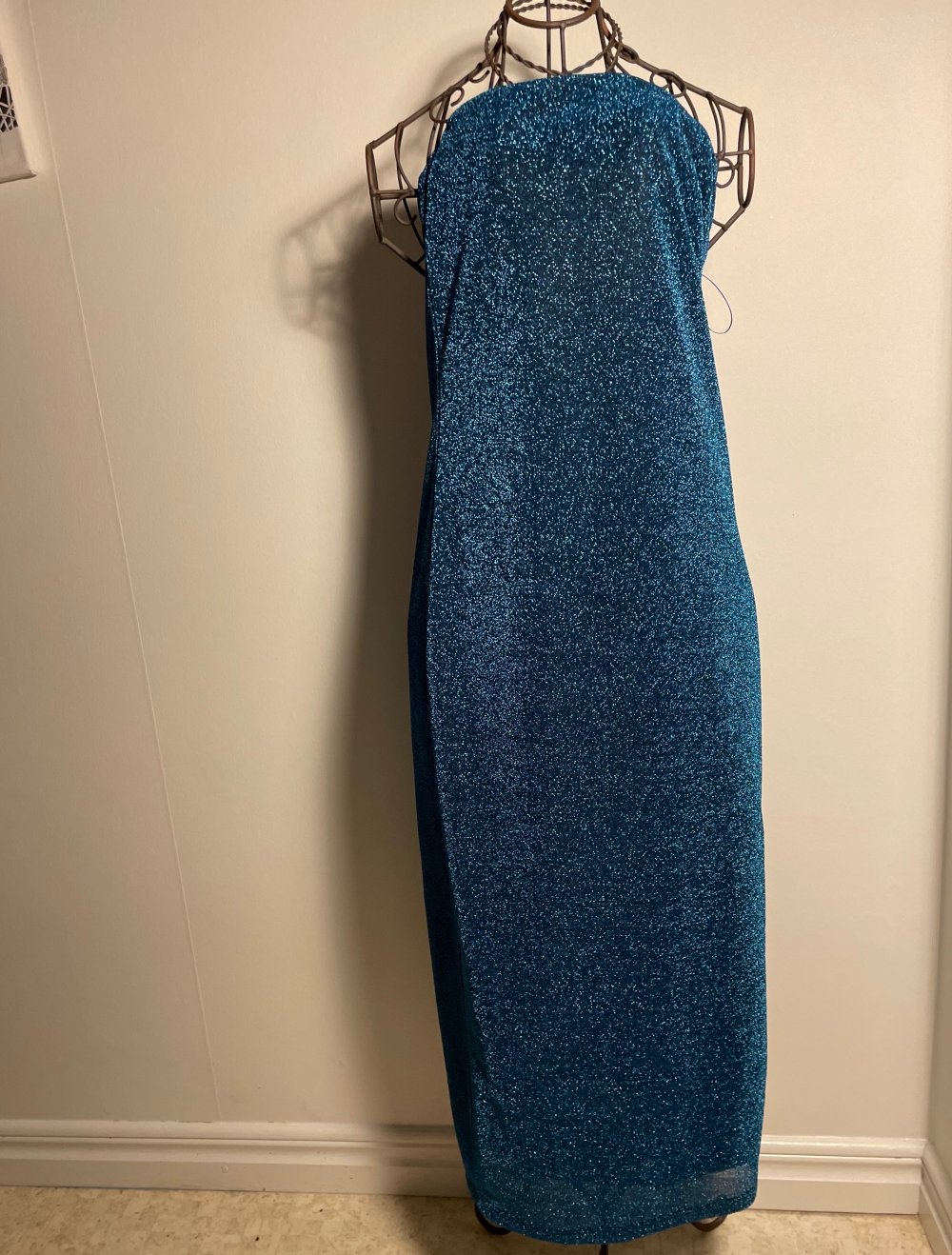 Schulterfreies Blaues Glitzer Kleid