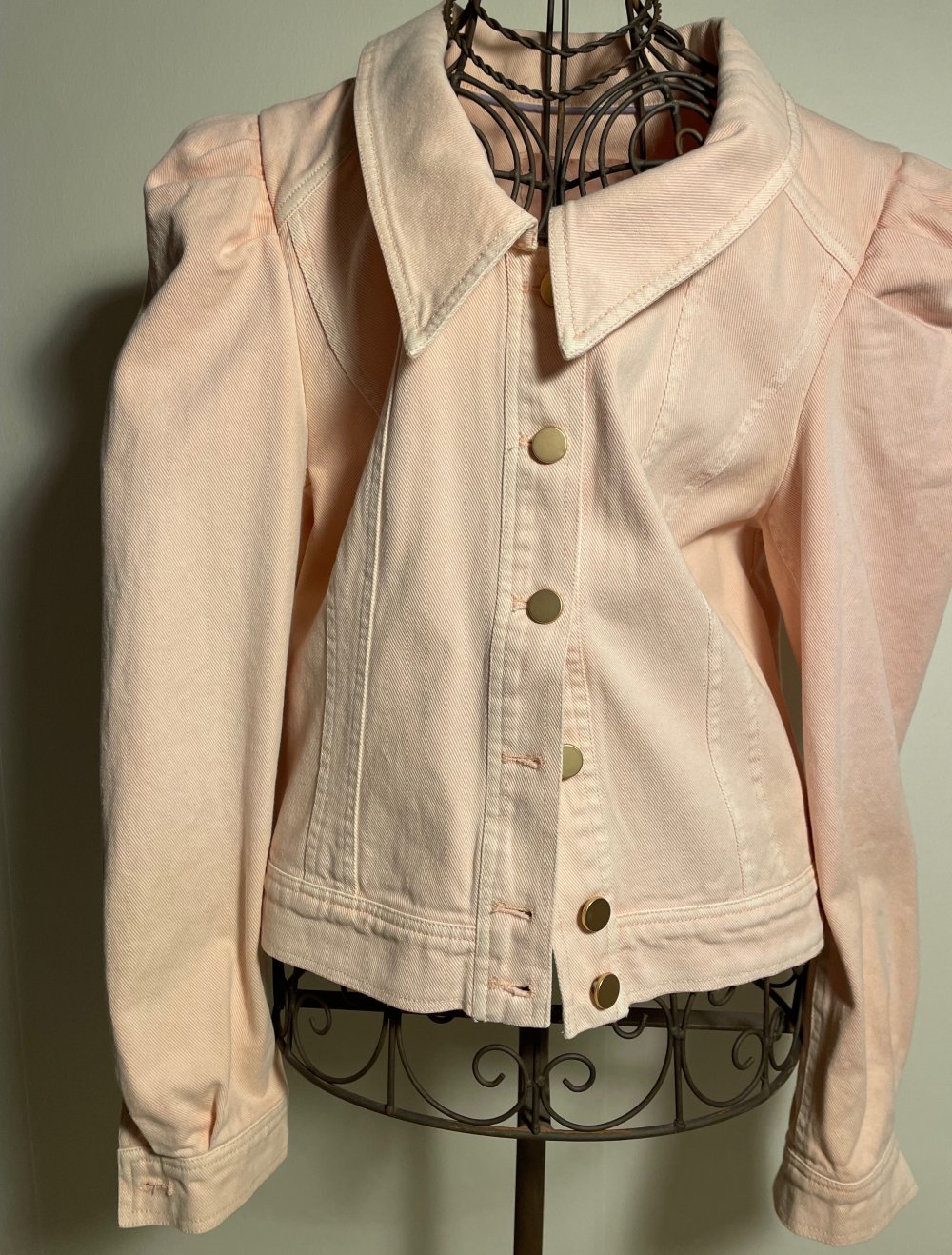 Neue Jeansjacke in zart-rosa