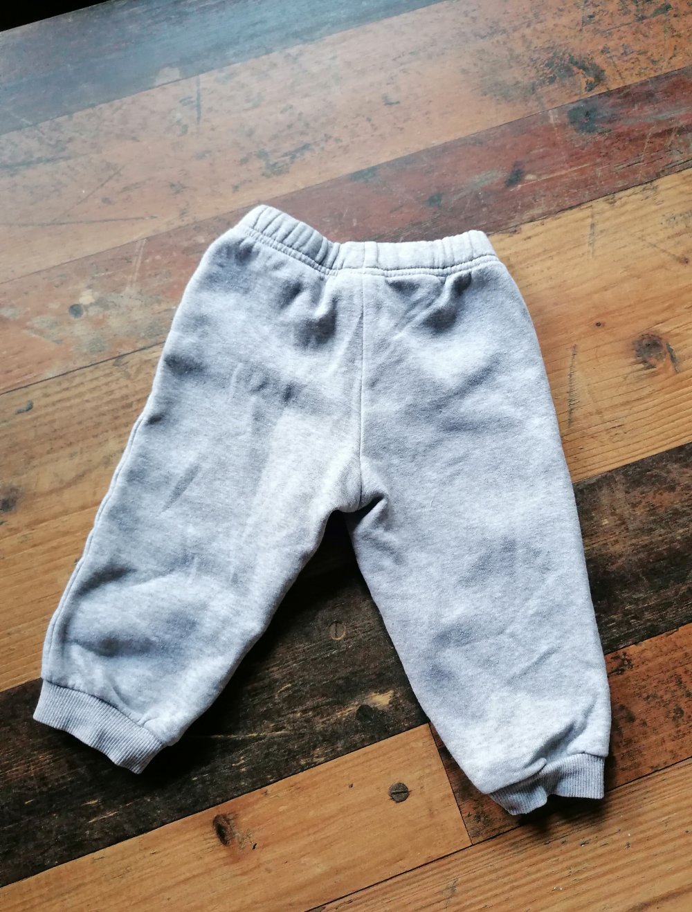 Schicker Jogginganzug von Adidas, Gr. 80