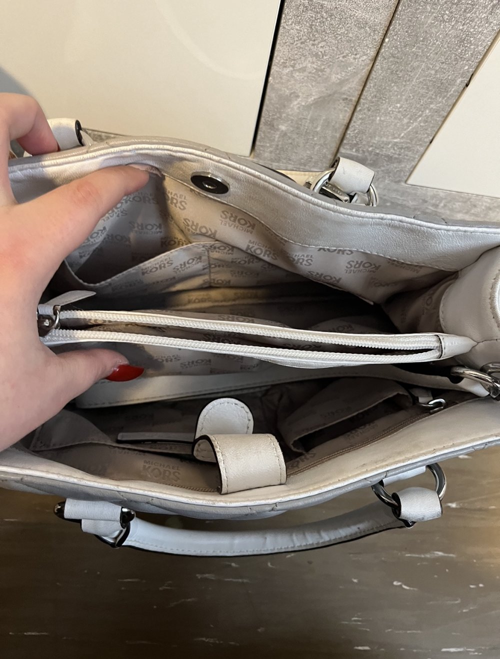 Michael Kors Tasche Grau Weiß Silber