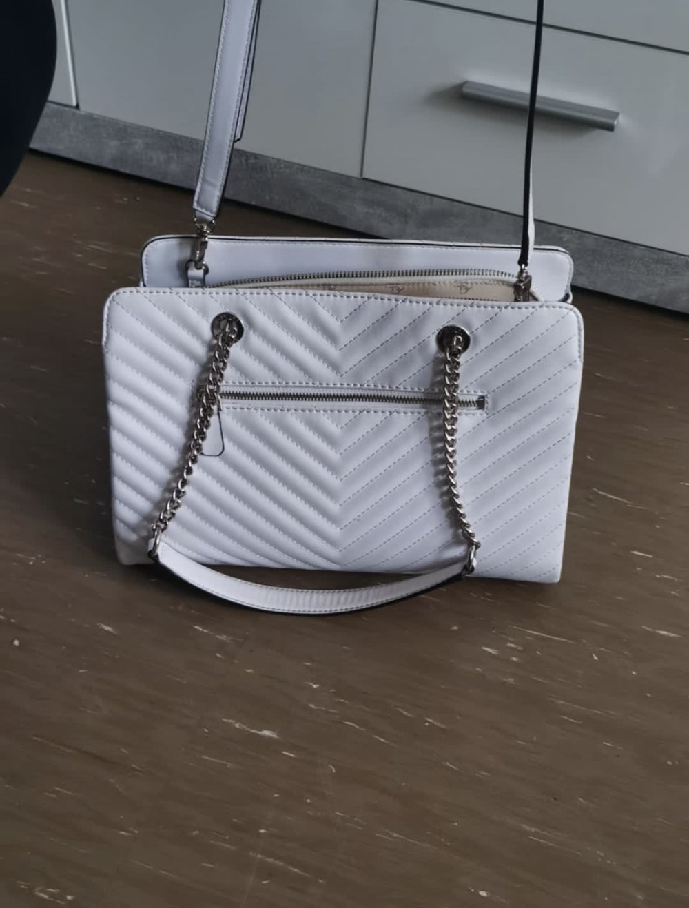 Guess Tasche Weiß Silber