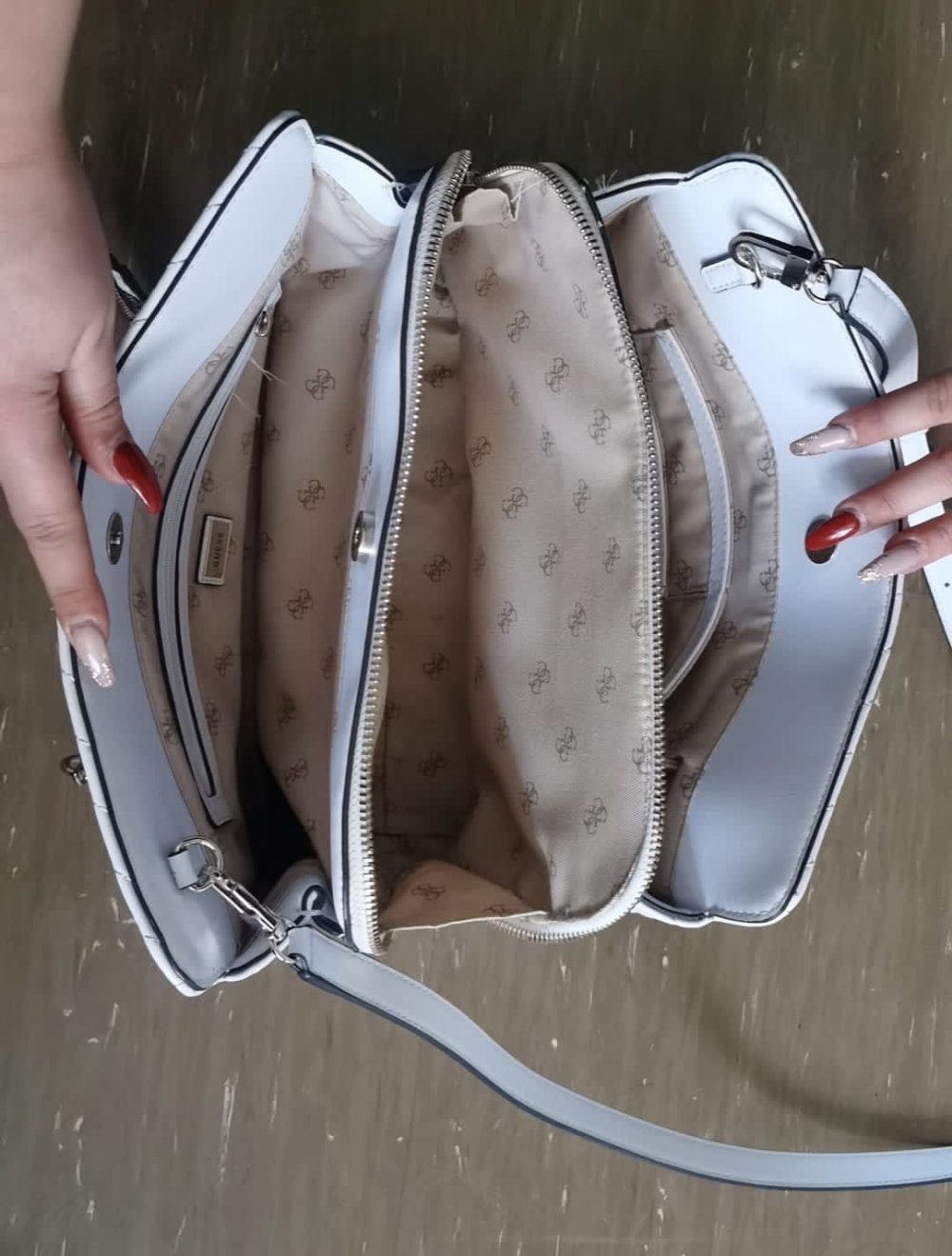 Guess Tasche Weiß Silber