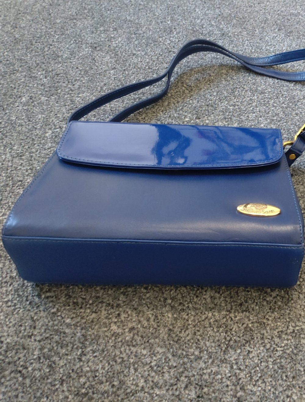 NEU Lacklederhandtasche