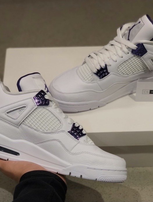 2 Stück Jordan 4 Metallic Purple 
Gr.43,44