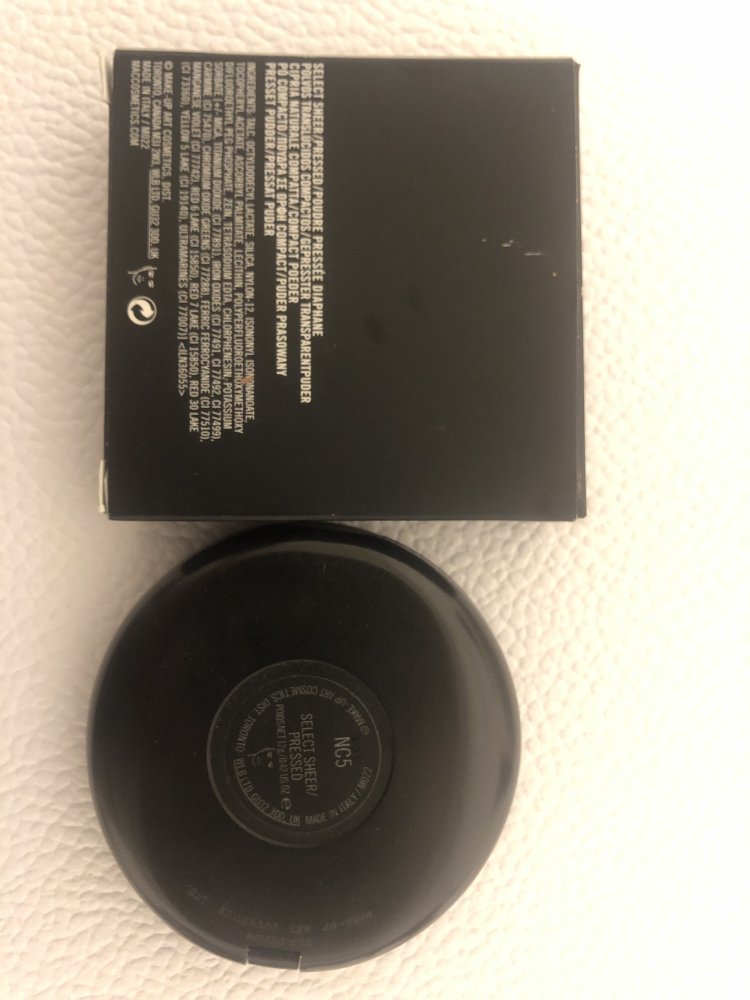MAC selected sheer pressed Powder 
