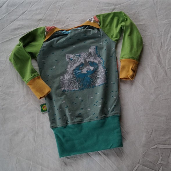 windelfrei geeignetes mitwachsenden Wendeshirt egal wie rum anziehen aus kbA Baumwolle