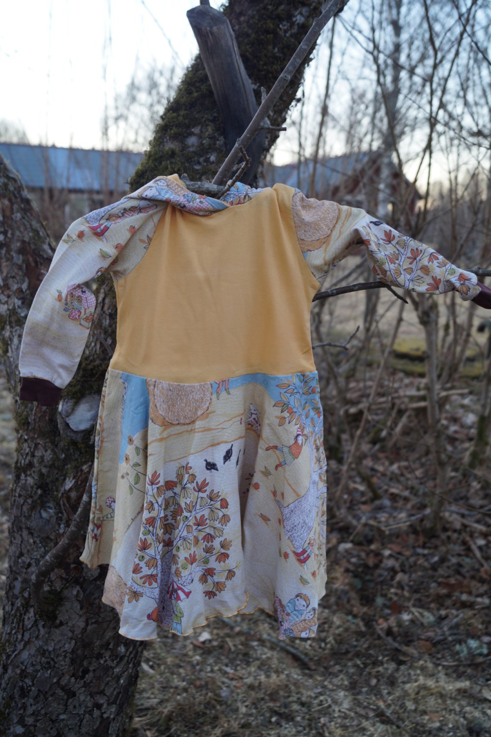 Kapuzenkleid Drehkleid Kleid mit Drehrock Zipfelkapuze Gr. 86 92 98 mitwachsend