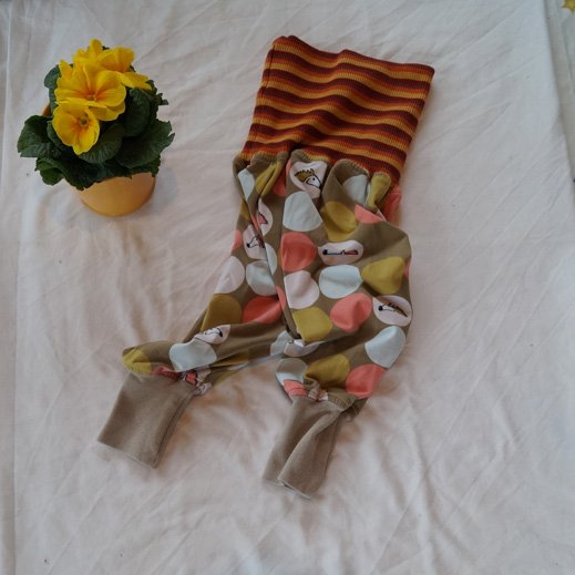 mitwachsende Pumphose mit Halstuch Sabberlätzchen Sabberlatz Hose aus kbA Baumwolle Gr. 50 56 evtl. auch 62