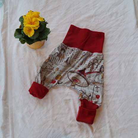 Set Erstlingsmützchen und Pumphose aus kbA Baumwolle Hose mit Mütze Mützchen Hose mitwachsend Gr. 50 56 evtl. auch 62 und 68