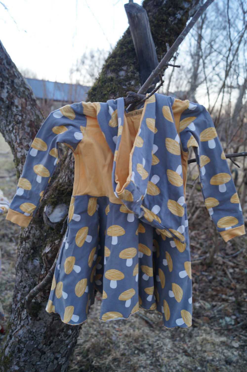 Kleid mit Drehrock Drehkleid Zipfelkapuzenkleid mitwachsend Gr. 86 92 98