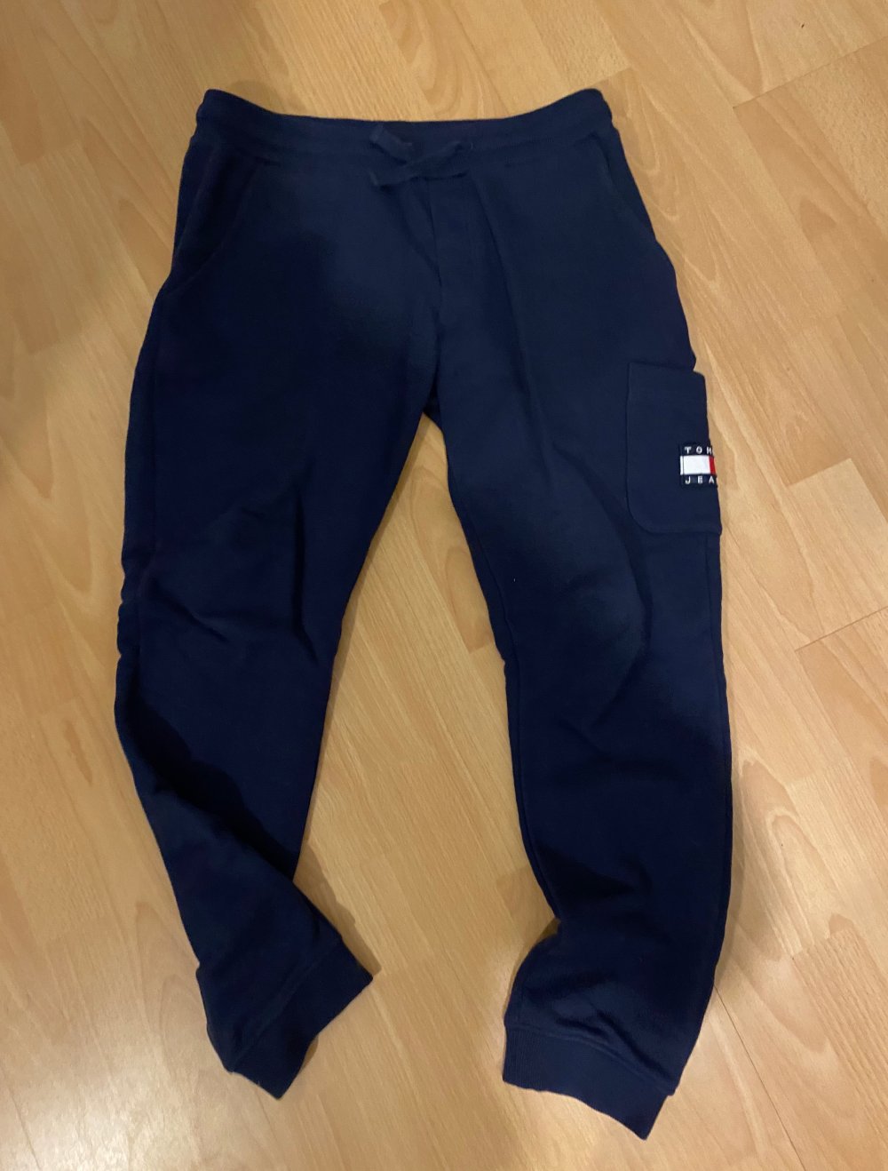 verkauft wird eine Hilfiger Jogger