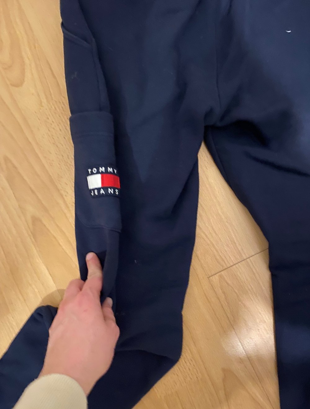 verkauft wird eine Hilfiger Jogger