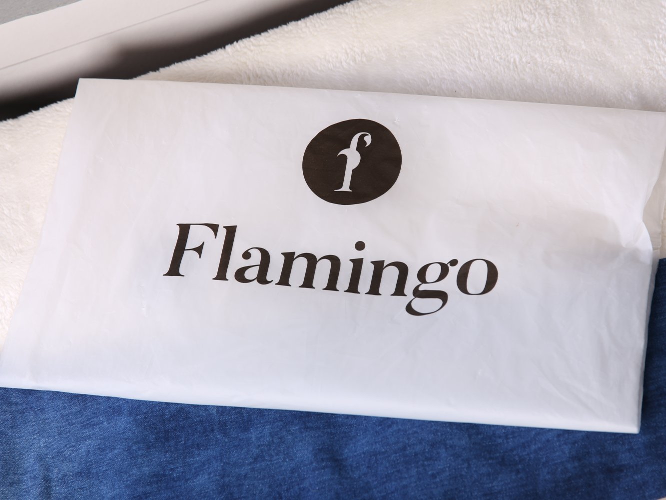 neue modische Jeanshose