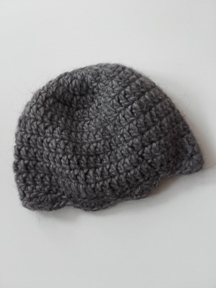 Handgehäkelte Damenmütze