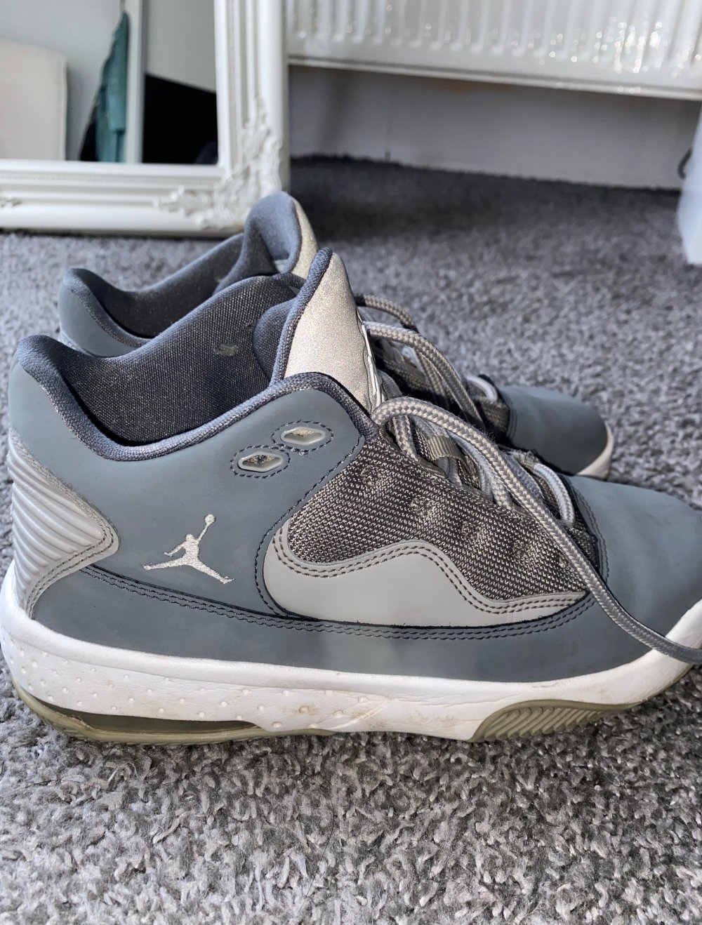 Jordans - Grau - Unisex