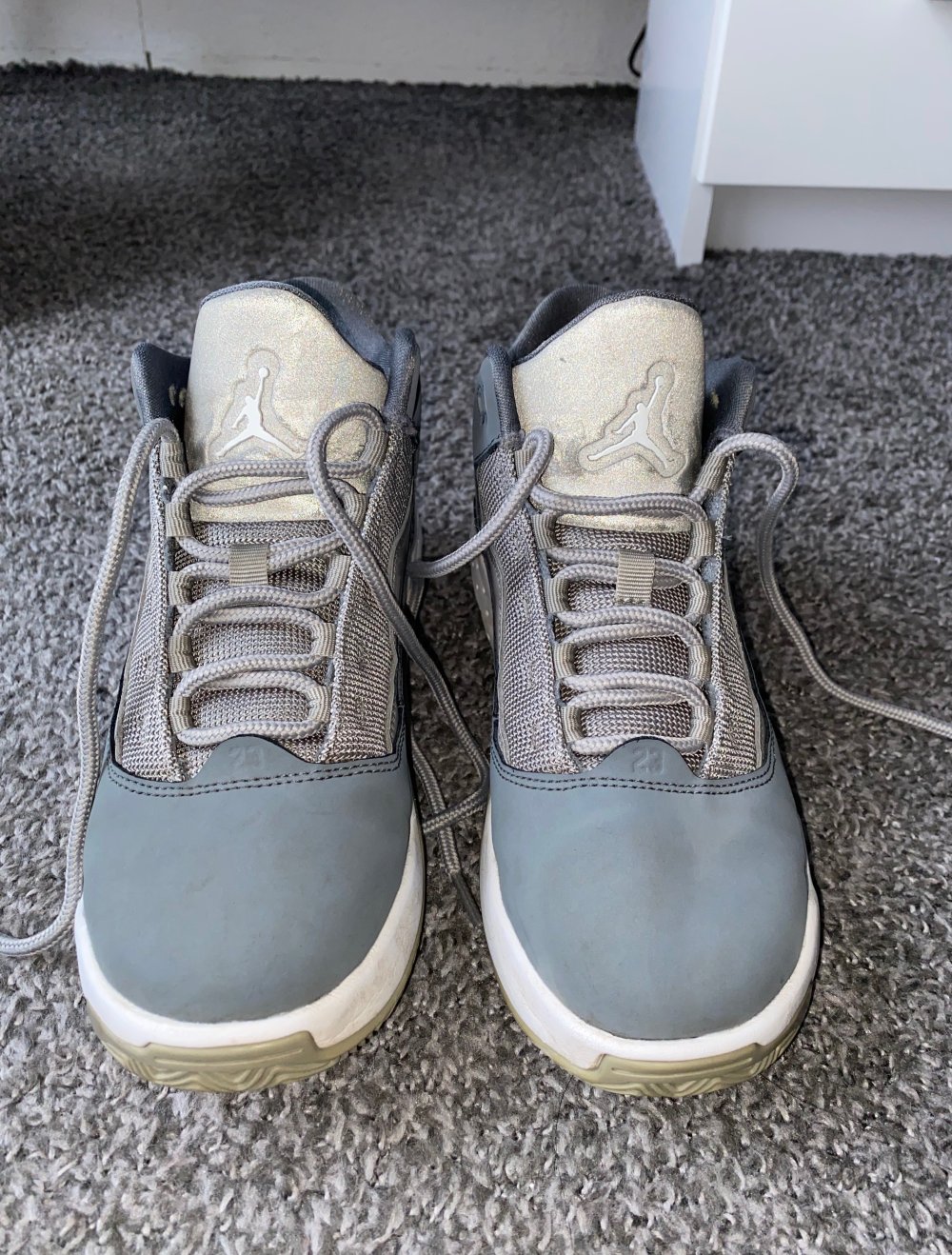 Jordans - Grau - Unisex