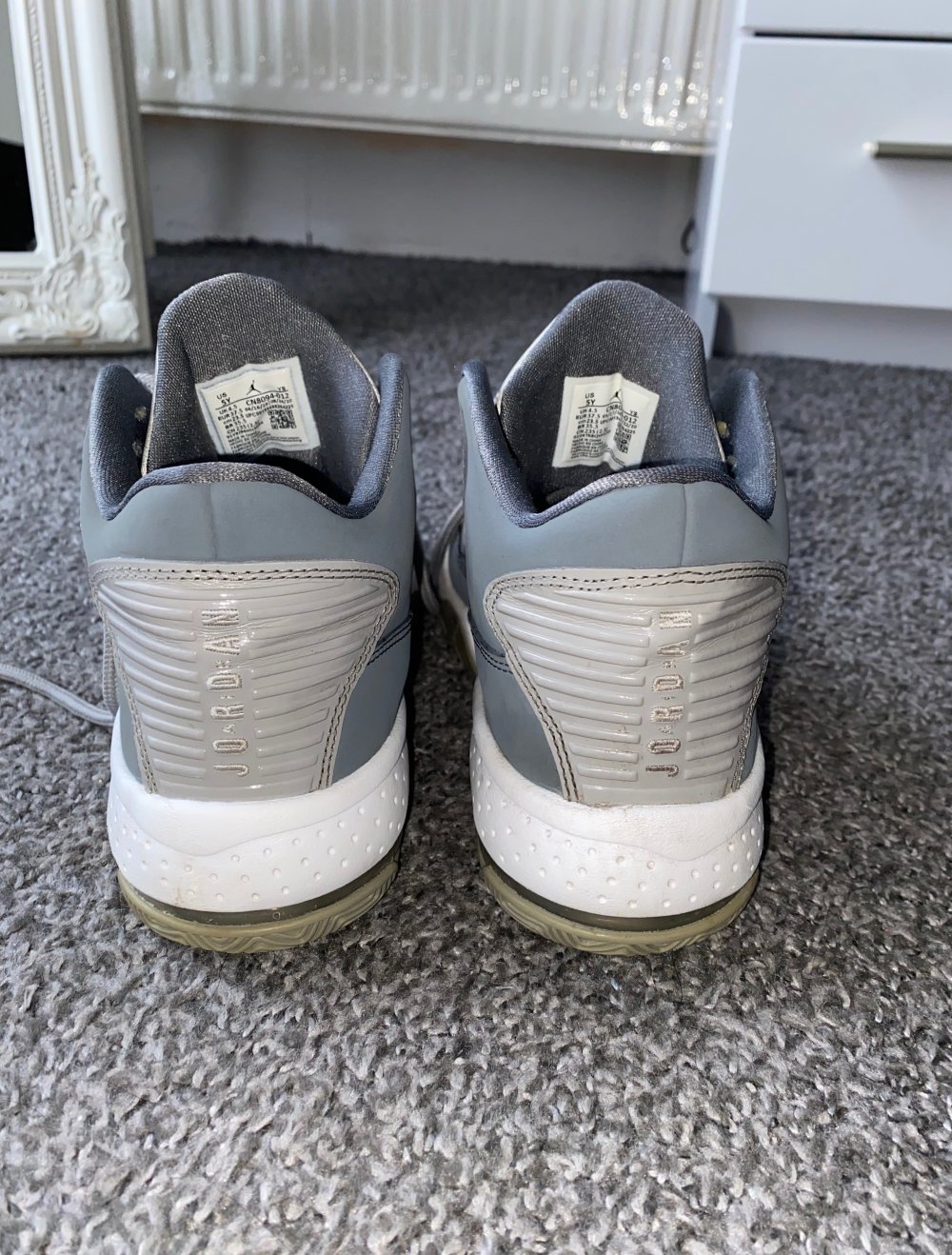 Jordans - Grau - Unisex