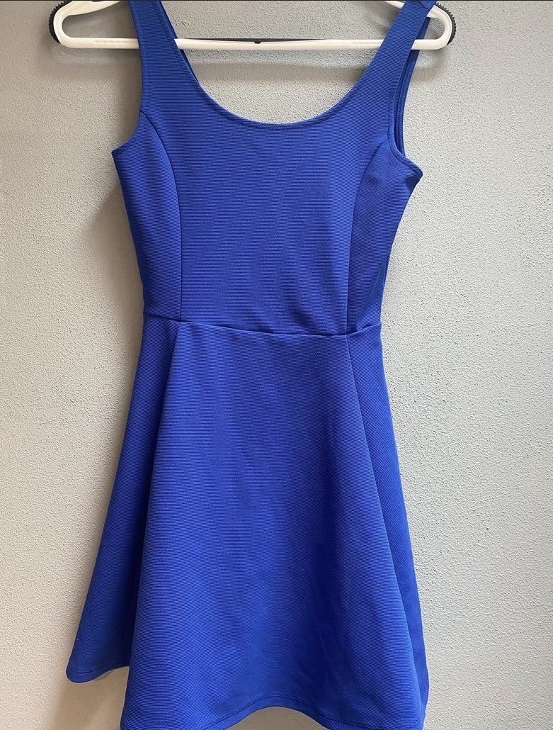 Blaues Kleid