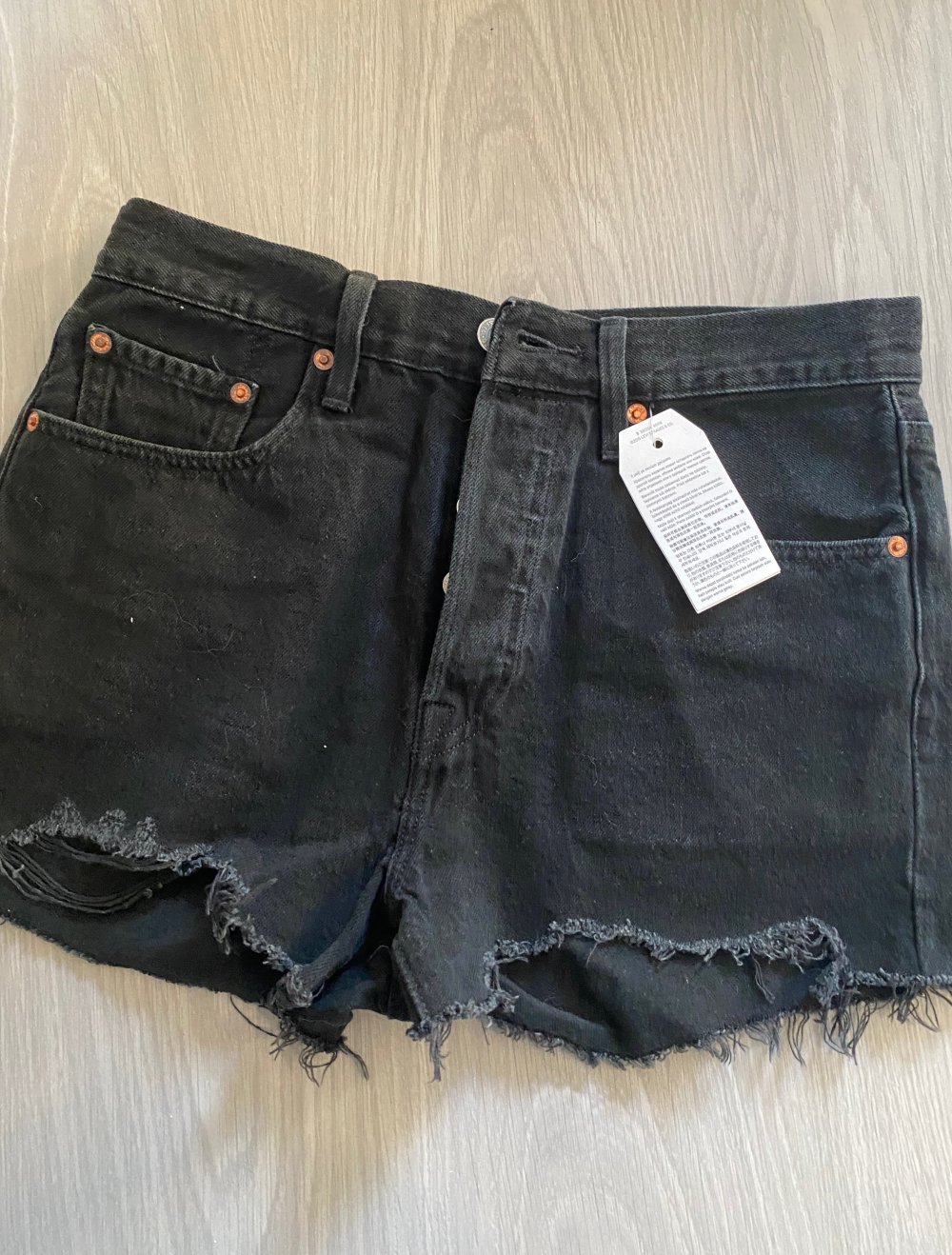 Levi‘s 501 Shorts Schwarz GR 27