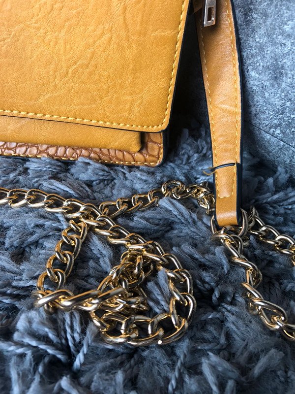 Neue gelbe schicke Tasche zum Umhängen / Umhängetasche Schlangenoptik