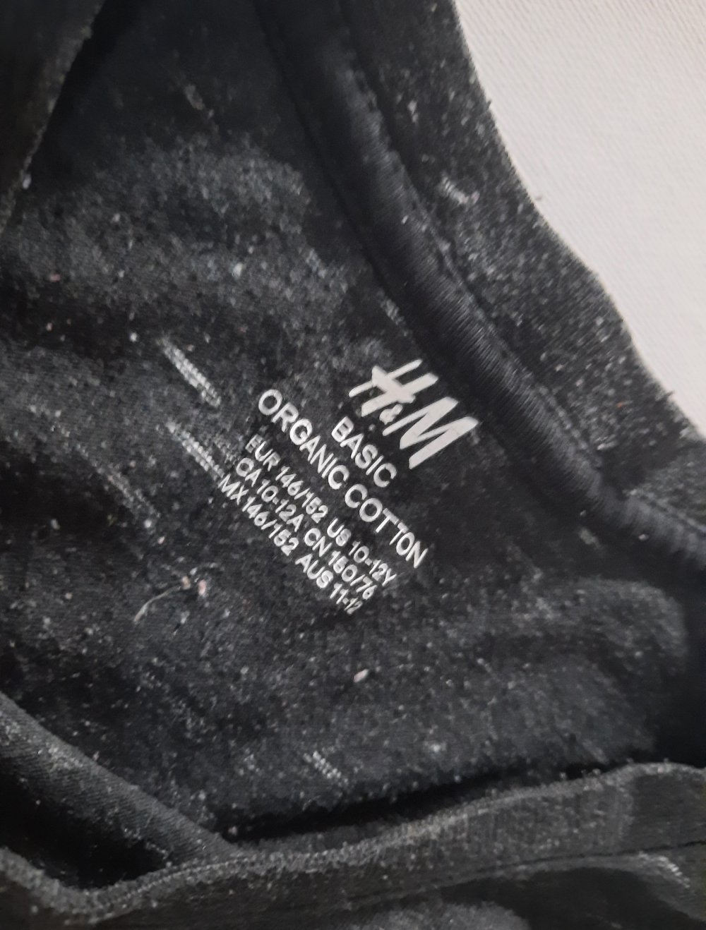 basic dunkel graues shirt