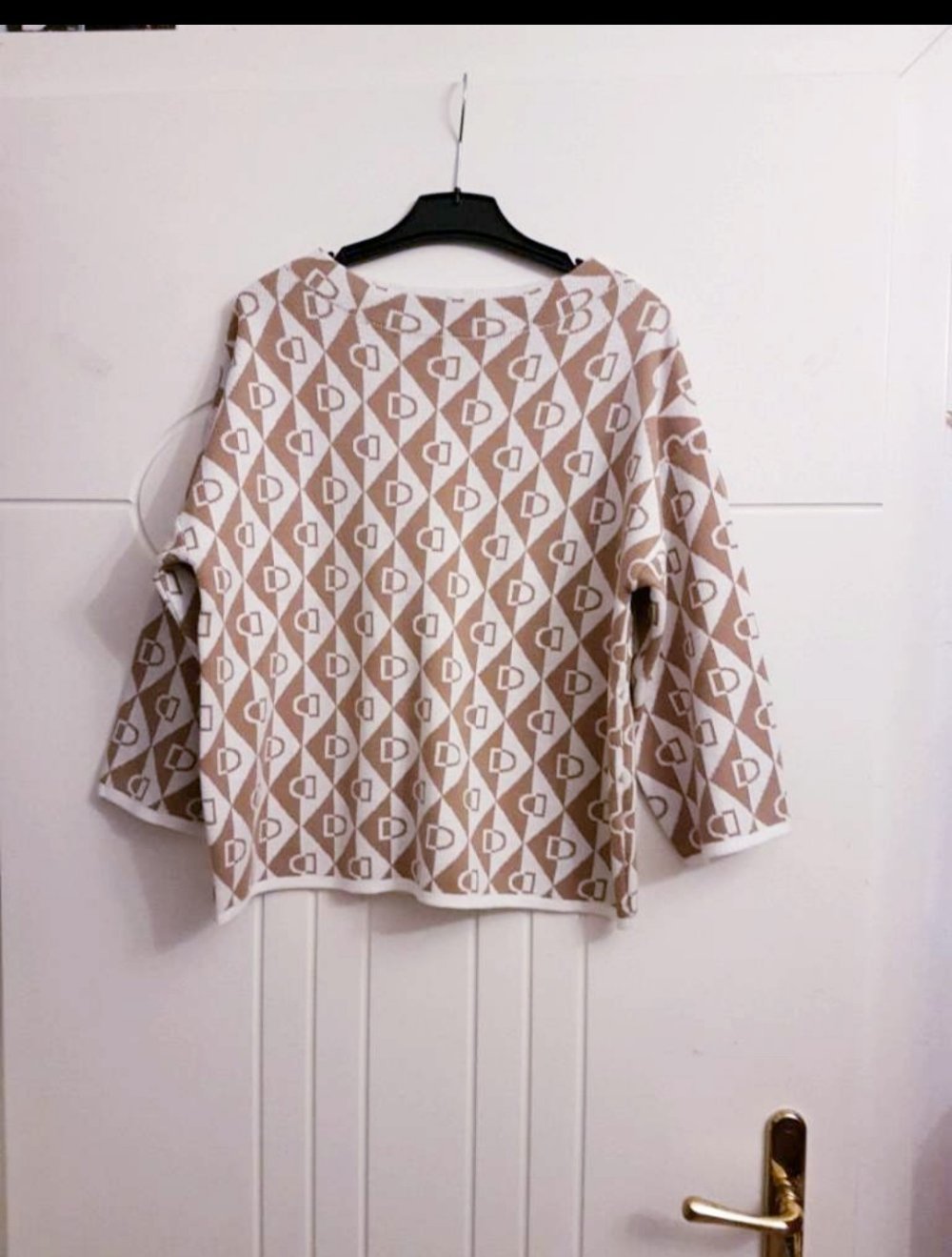neuer weis Beige sweater