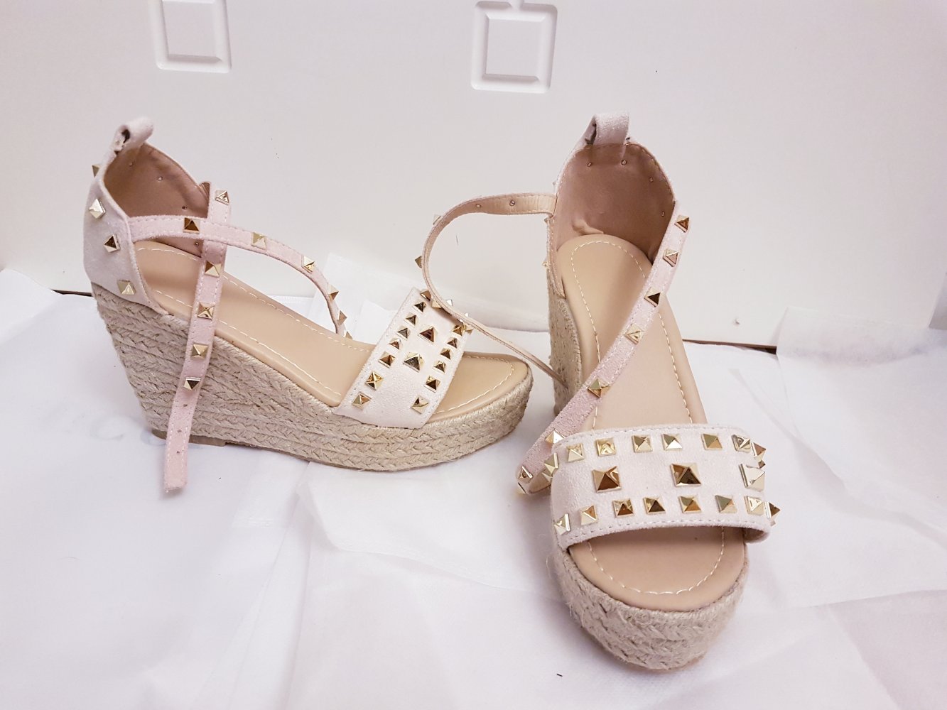 Weges rosa mit Gold Nieten 